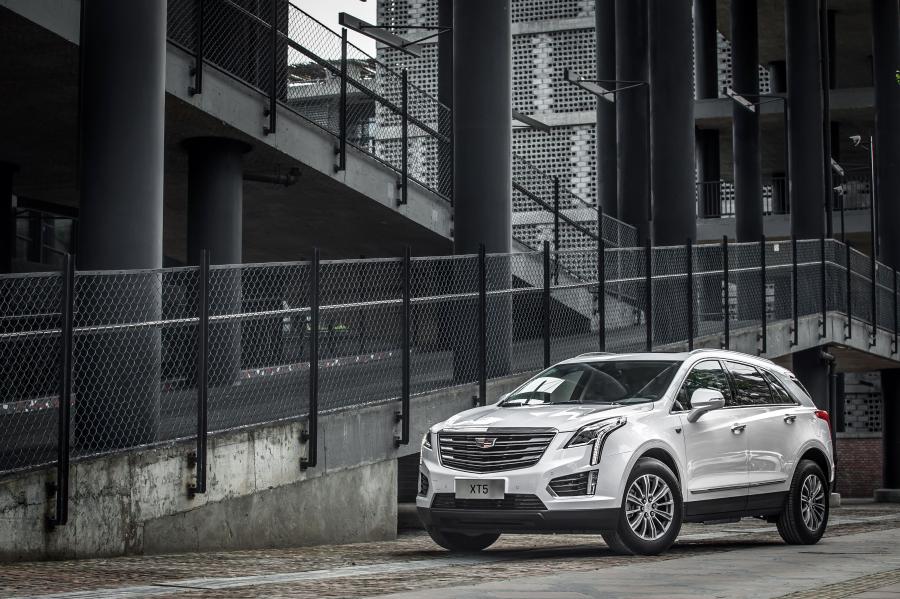  Cadillac XT5 Platinum 2016 года  (CN) (фото 5 из 9)